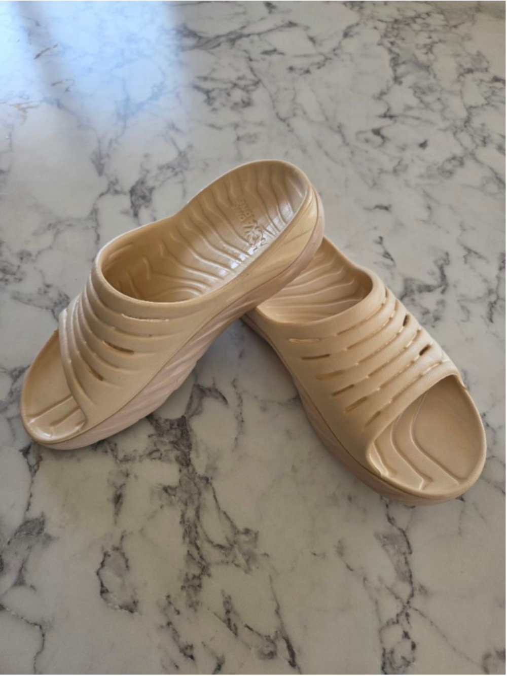 Hoka ONE ONE Ora Recovery Slide Sandal Unisex Men's 8 Women's 10 Sand - Picture 2 of 7